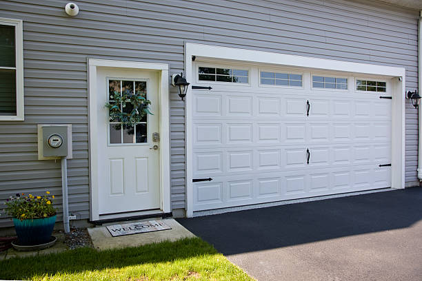 24/7 Emergency Garage Door Panel Replacement experts in Shively, KY